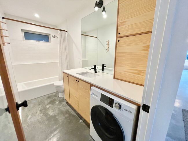 Building Photo - 2BR/1BA Potrero Hill Contemporary Residenc...