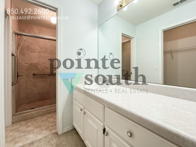 Building Photo - 5917 N Bay Point Dr