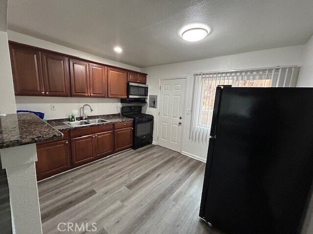 Building Photo - 37067 Bankside Dr