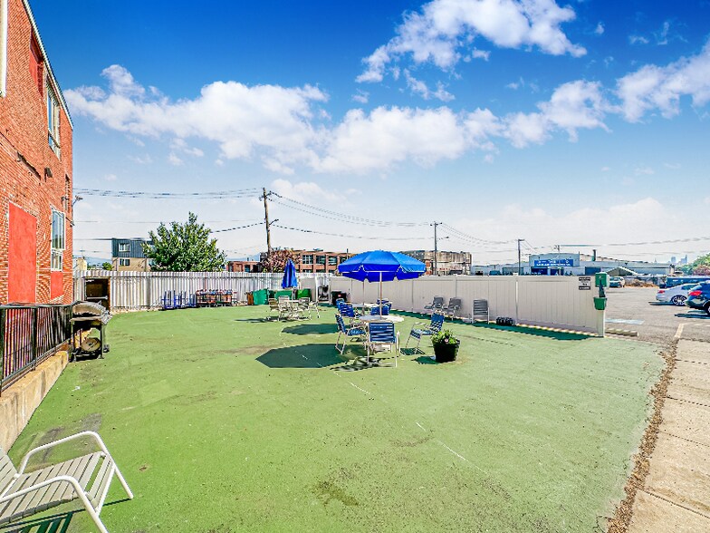 Building Photo - 3554 Sepviva St