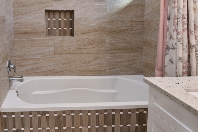 Building Photo - 5046 Van Fleet St