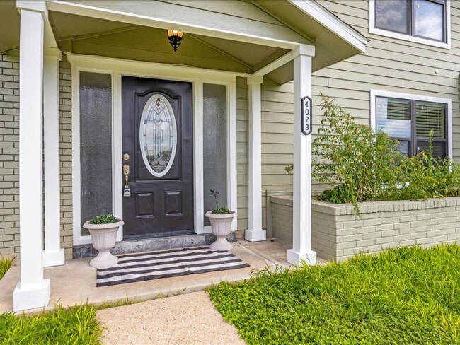 Building Photo - Spacious 3-Bedroom Home Near Medical Cente...