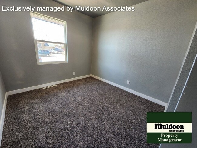 Building Photo - Fully remodeled 4 bedroom available now!
