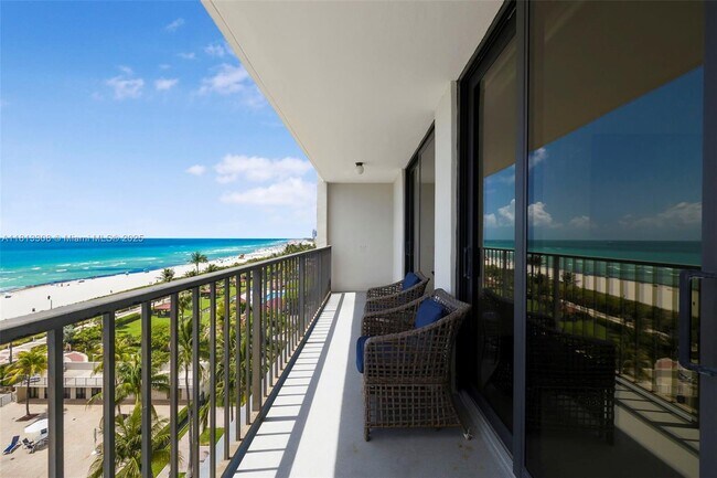 Building Photo - 2625 Collins Ave