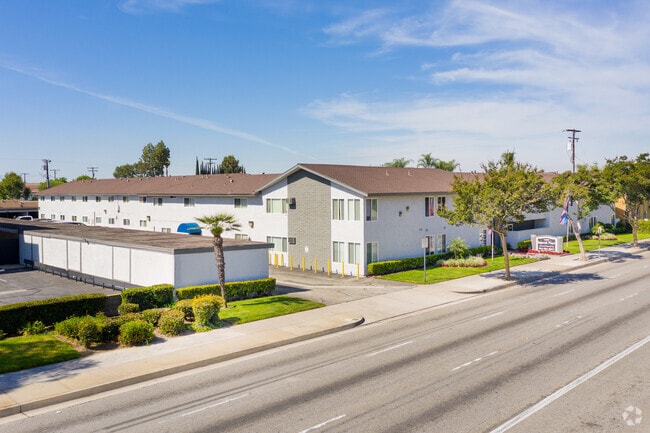 Courtyard - Imperial Place Apartments, LLC