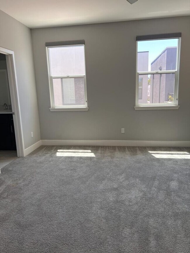 Building Photo - 1010 Mud Pie Ln