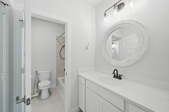 Building Photo - 5314 Isidore Ln