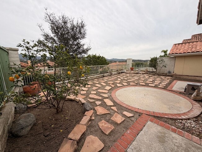 Building Photo - Spacious 2 Bed, 2 Bath House in Prestigious Coto de Caza For Rent!