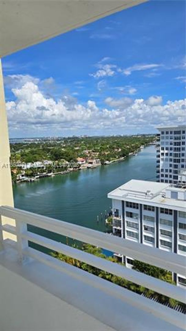 Building Photo - 5600 Collins Ave