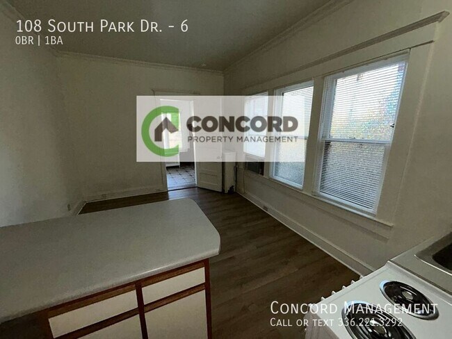 Building Photo - 108 S Park Dr