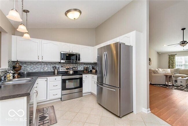 Building Photo - 14947 Mia Dr