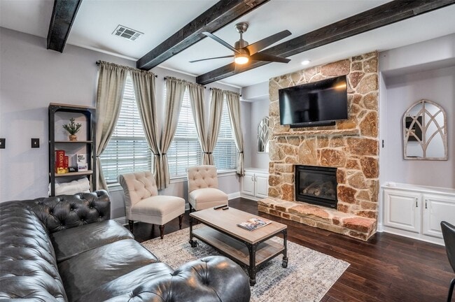 Building Photo - 5707 Headquarters Dr