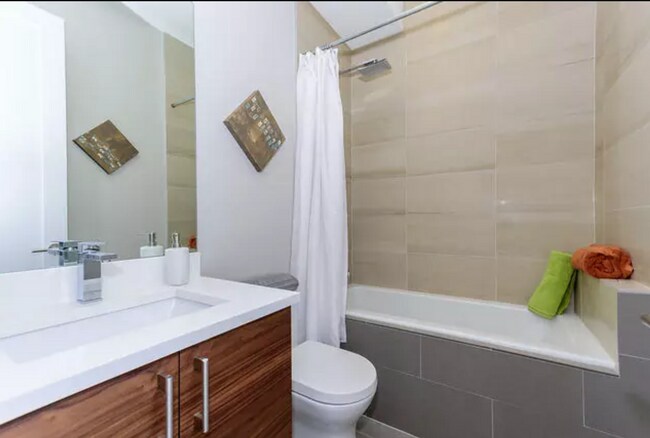 Building Photo - New Construction 3 Bed/ 2 bath Andersonville/Edgewater
