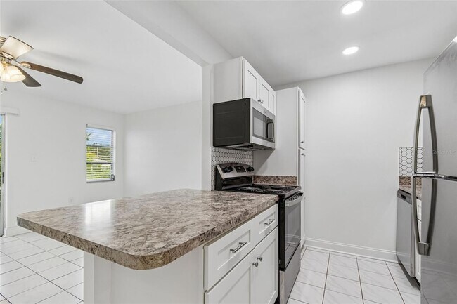 Building Photo - 237 S McMullen Booth Rd