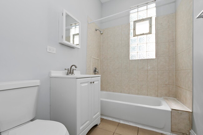 Building Photo - 5357 S Honore St