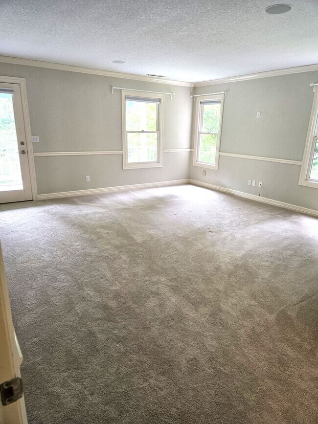 Building Photo - Exceptional Property!  Large home on 20 ac...
