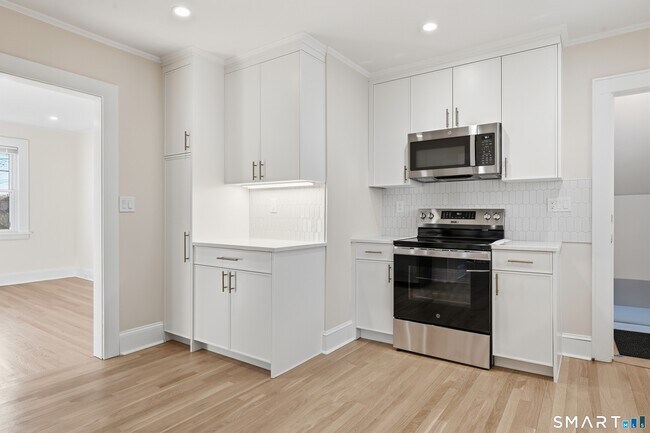 Building Photo - 44 Lorraine Terrace
