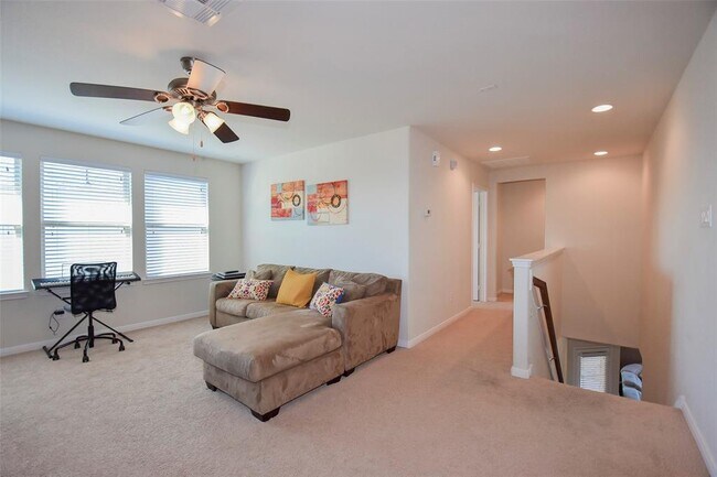 Building Photo - 6427 Addlestone Ridge Ln