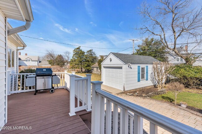 Building Photo - 215 Neptune Pl