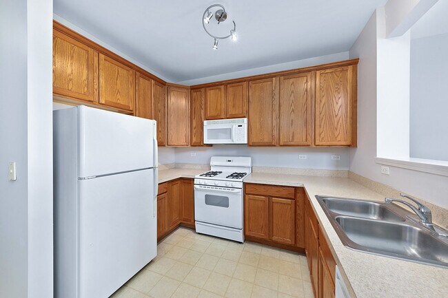Building Photo - 23844 McMullin Cir