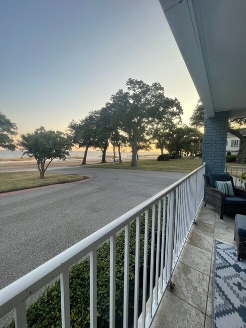 Building Photo - 1282 Beach Blvd