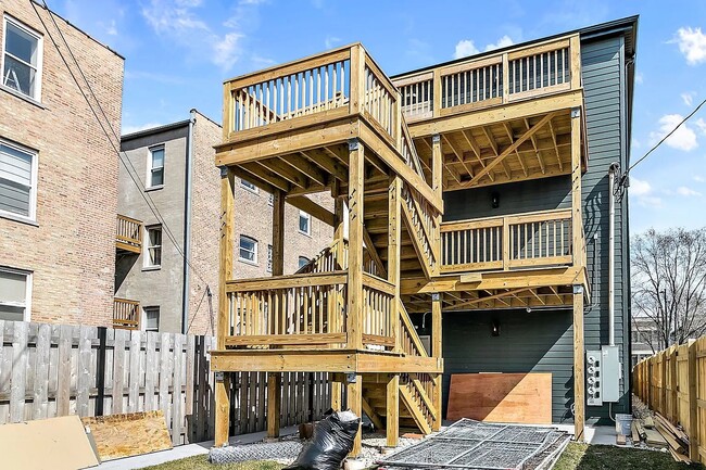 Building Photo - 643 E 50th St