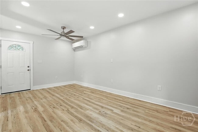 Building Photo - 1110 E Duffy St