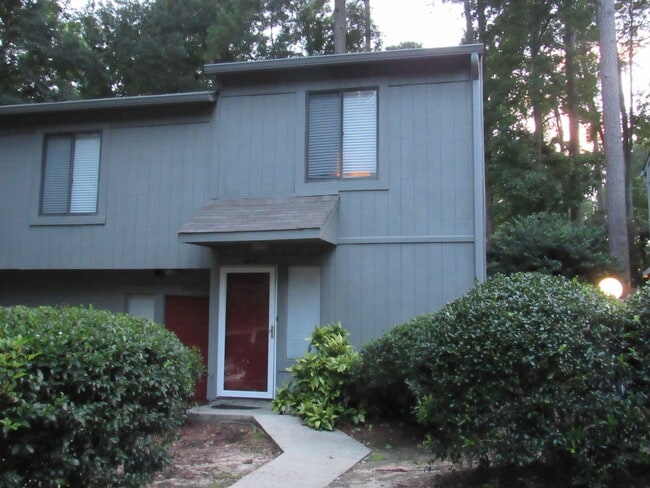 Building Photo - Rae's Creek Gem