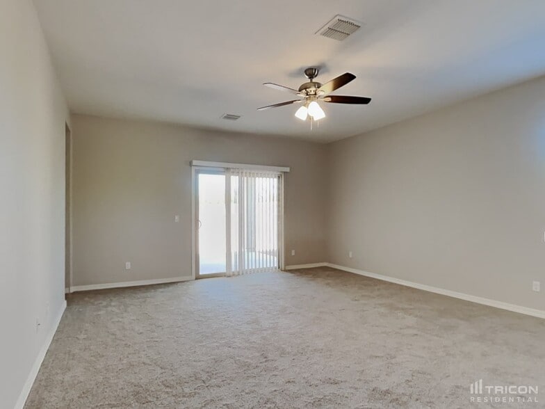 Building Photo - 40209 W Walker Wy