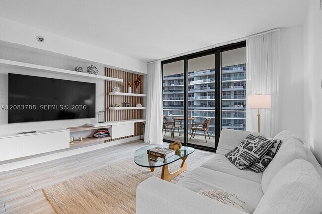 Building Photo - 1010 Brickell Ave