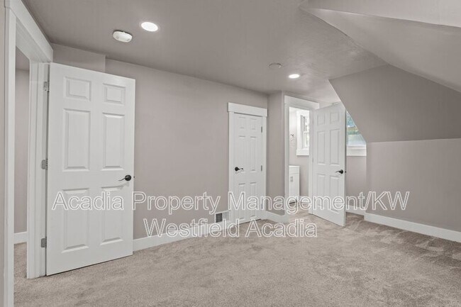 Building Photo - 310 S 200 E
