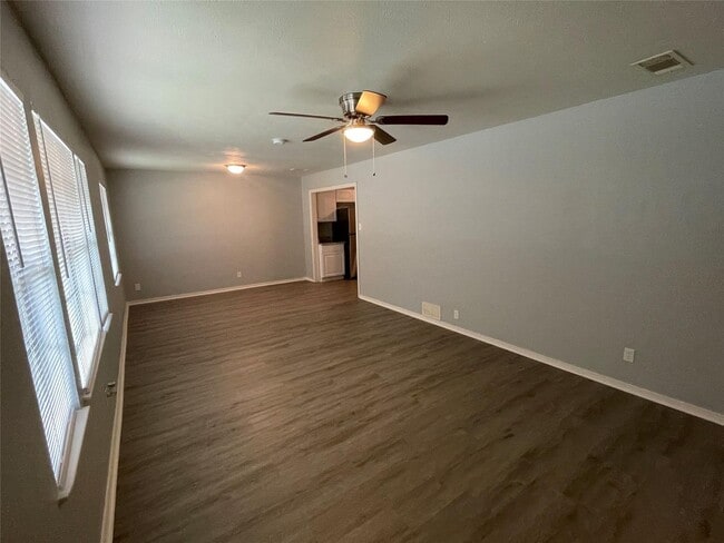 Building Photo - 3 BR/2.5BA | Renovated Single Family Home | 1-Car Garage Parking | Fenced backyard