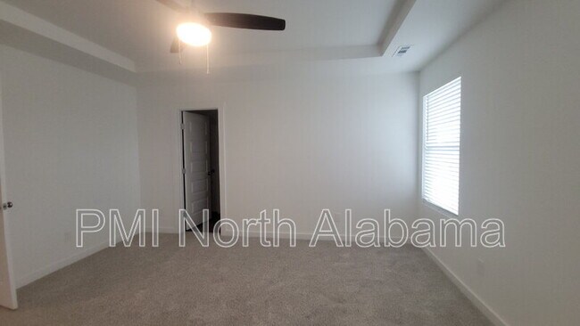 Building Photo - 7582 Discovery Pt Dr NW