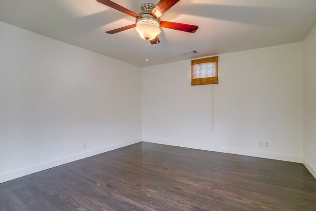 Building Photo - Beautiful 4 Bed/4 Bath Family Home w/pool - Upcoming and available at the end of April!