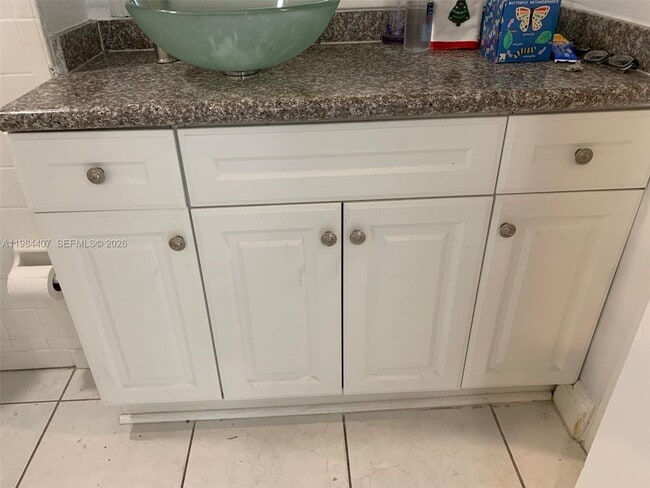 Building Photo - 100 Lincoln Rd