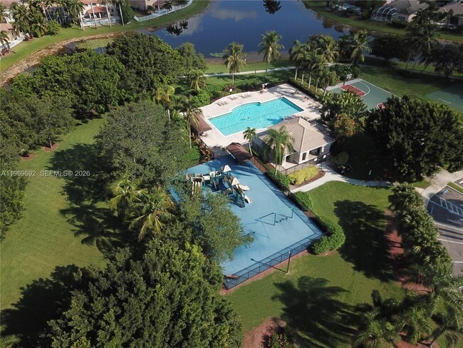 Building Photo - 833 Vista Meadows Dr