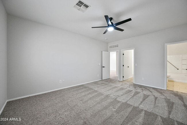 Building Photo - 1949 E Saddle Dr