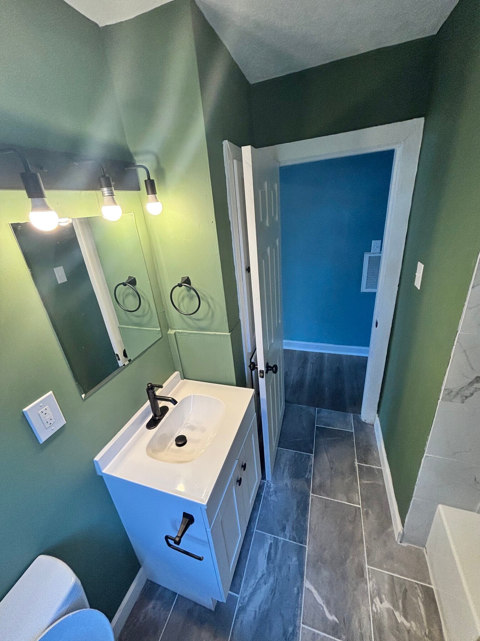 Building Photo - 1639 Dixdale Ave