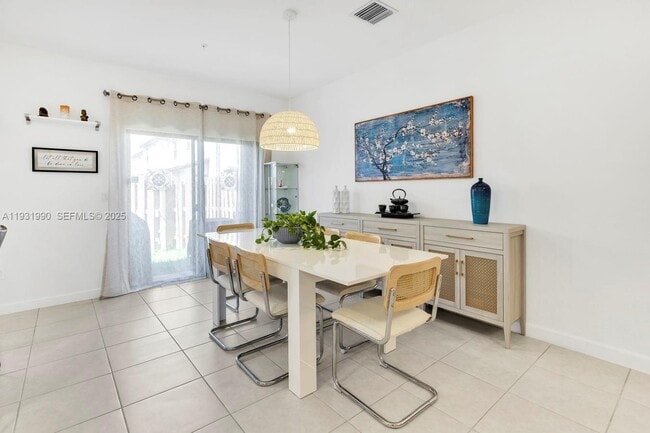 Building Photo - 15953 SW 2nd Dr