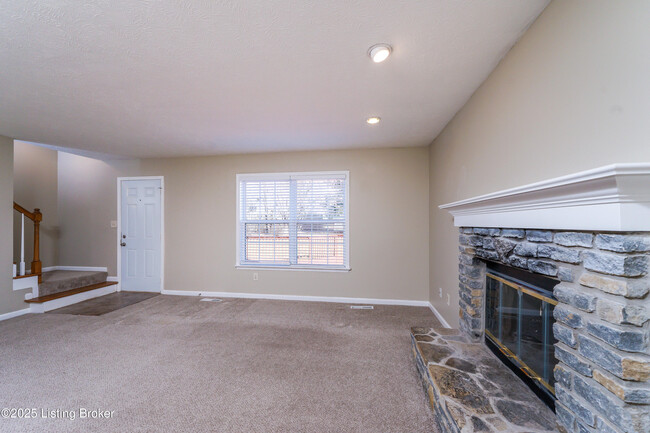 Building Photo - 4623 Wooded Oak Cir