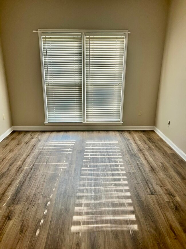 Building Photo - 1250 Sugar Ln