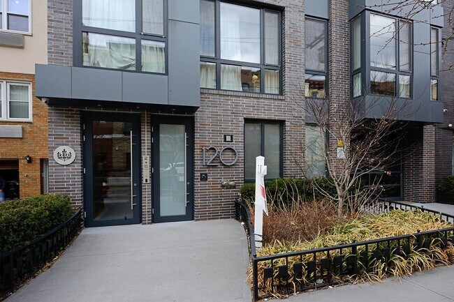 Building Photo - 120 Park Ave