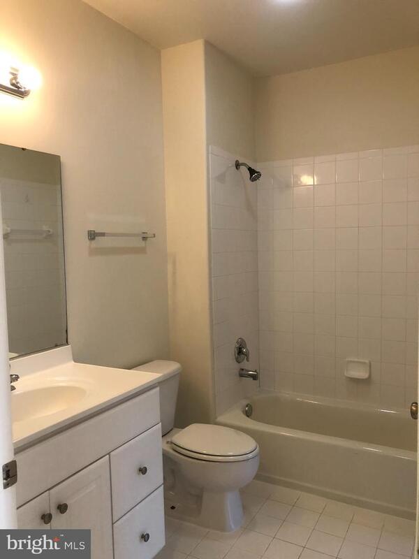 Building Photo - 17432 Slipper Shell Way