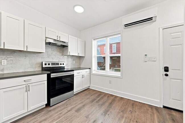Building Photo - 3049 N Stillman St