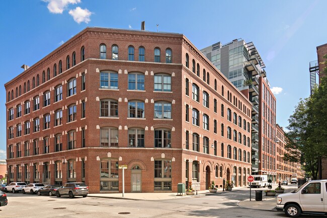 Building Photo - 35 Channel Center St