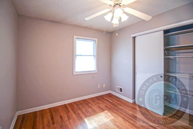 Building Photo - 3 Bedroom 1.5 Bathroom Cozy Family Home Lo...
