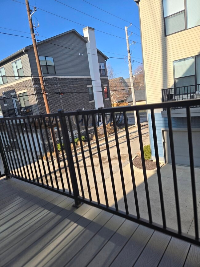 Building Photo - 1876 McQuat Pl