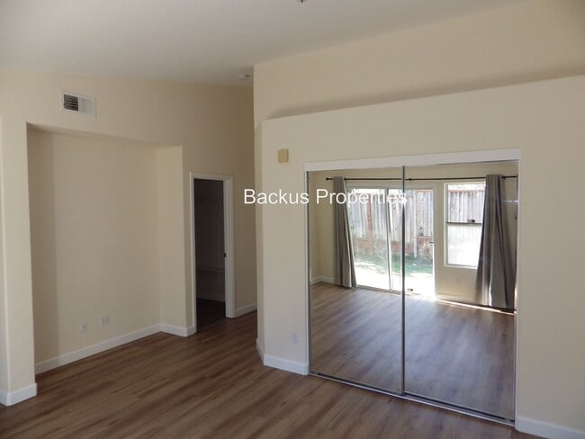 Building Photo - Wonderful Four beddroom home on Chamise Dr...