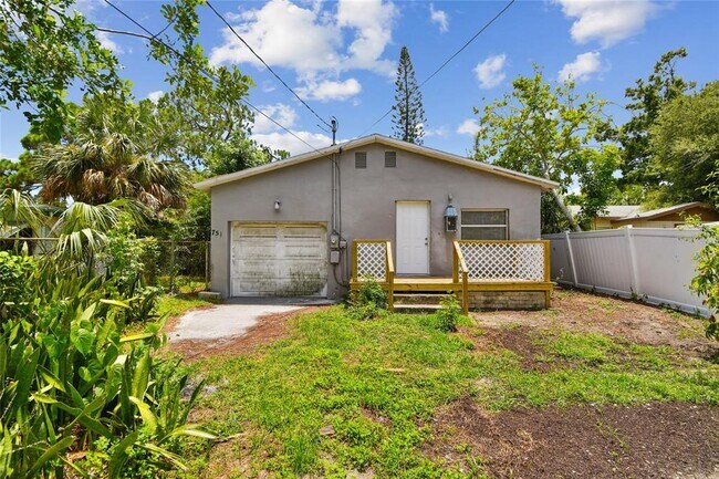 Building Photo - 751 Southwest Boulevard N