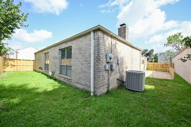 Building Photo - 7735 Quail Meadow Dr